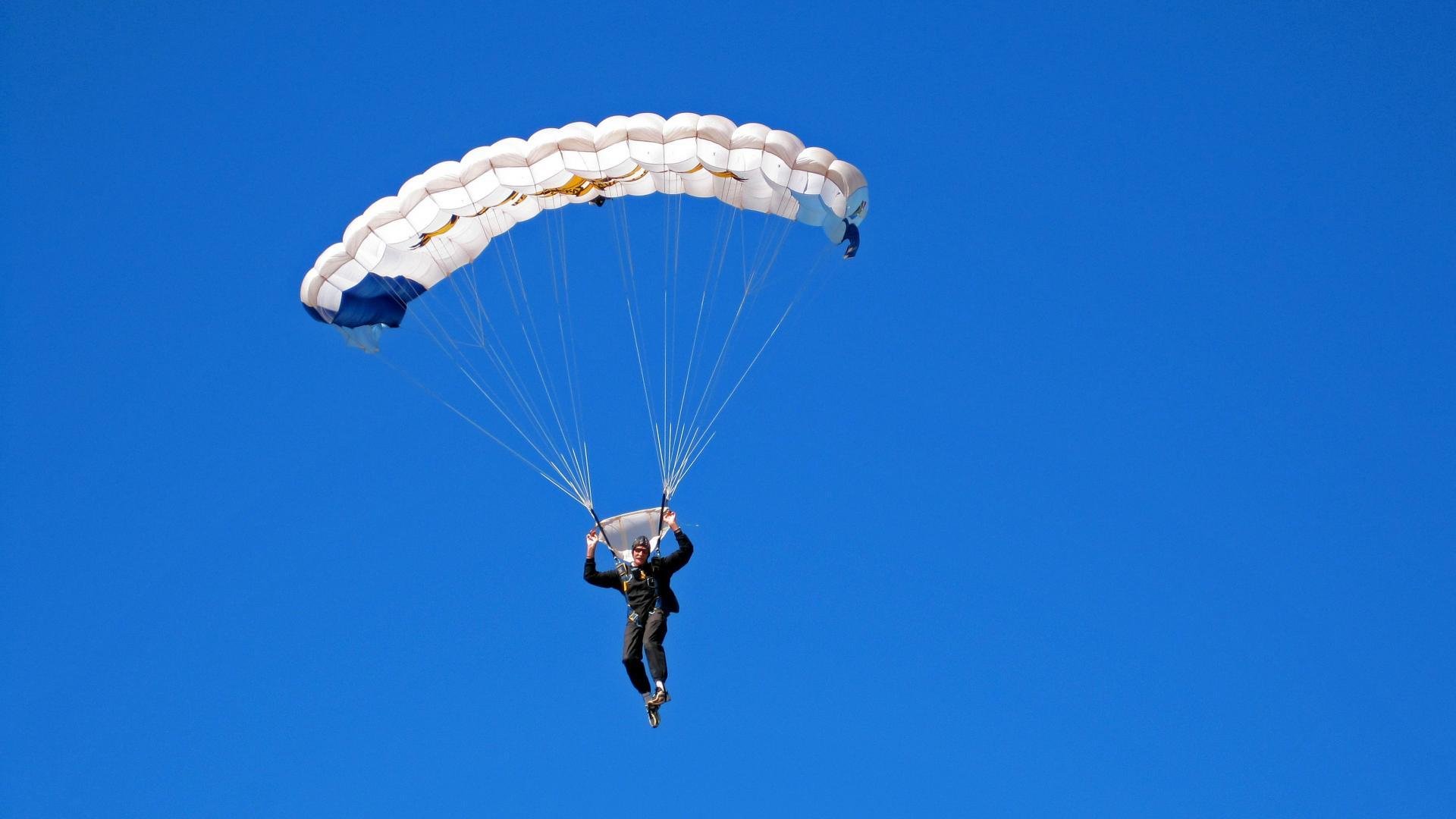 《Dota2》“荣耀之巅”终极决赛:全球玩家的年度巅峰盛宴